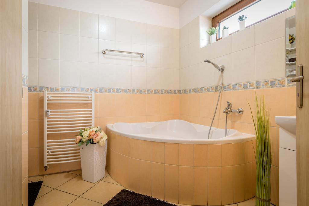 Apartman Elegance Liptovsky Mikulas Exterior photo